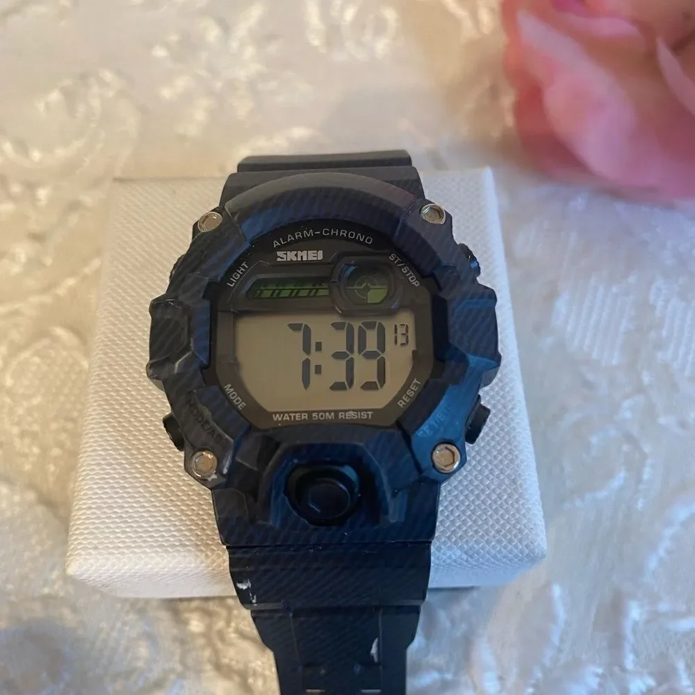 🥀SKMEI Sport Digital Watch Rubber Waterproof 💦 - Picture 6 of 8